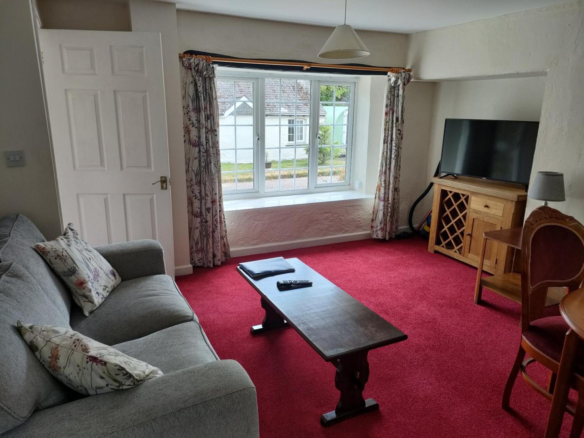 Great Trethew Manor Hotel & Self Catering Lodges Liskeard Room photo