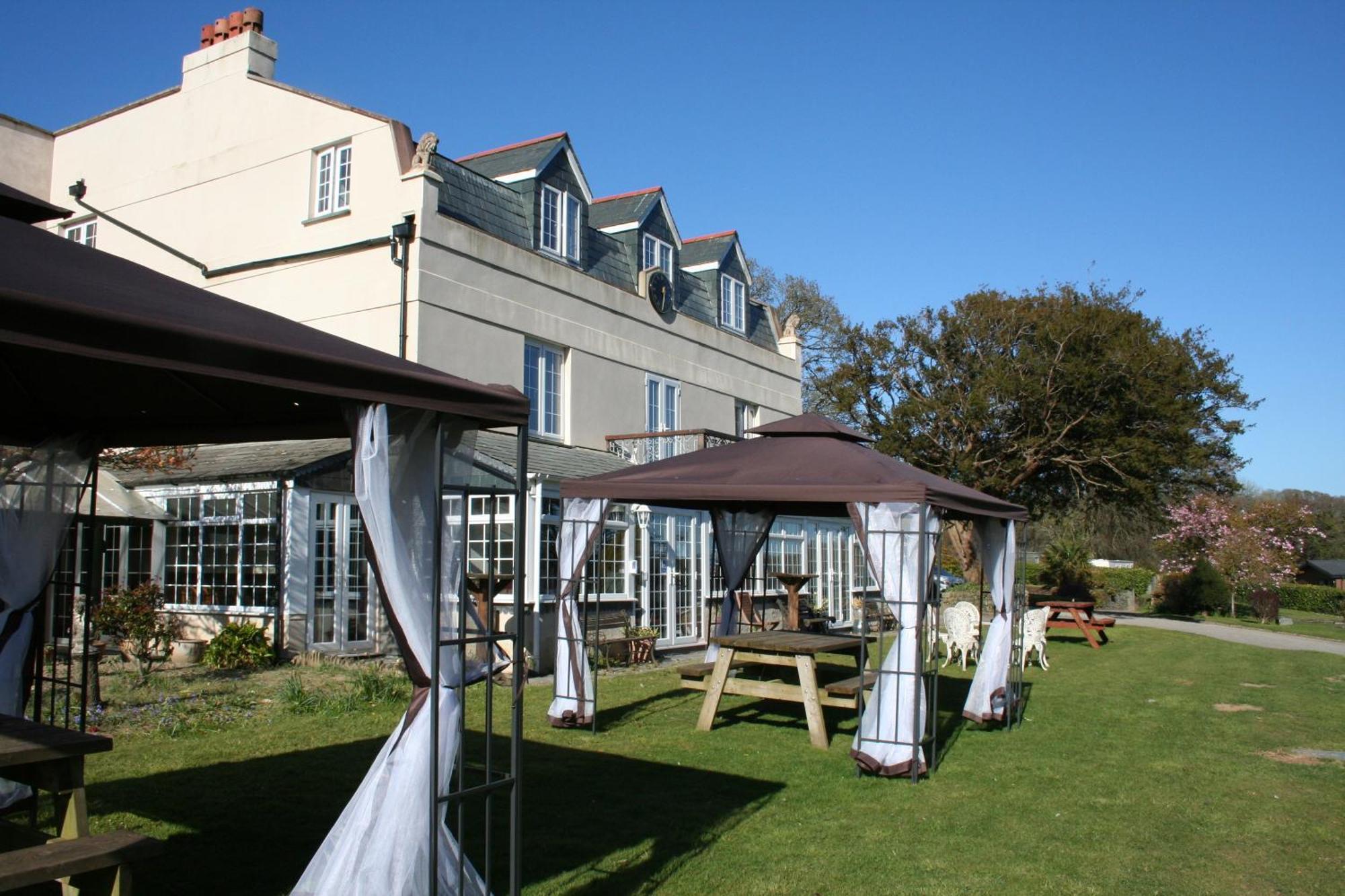 Great Trethew Manor Hotel & Self Catering Lodges Liskeard Exterior photo